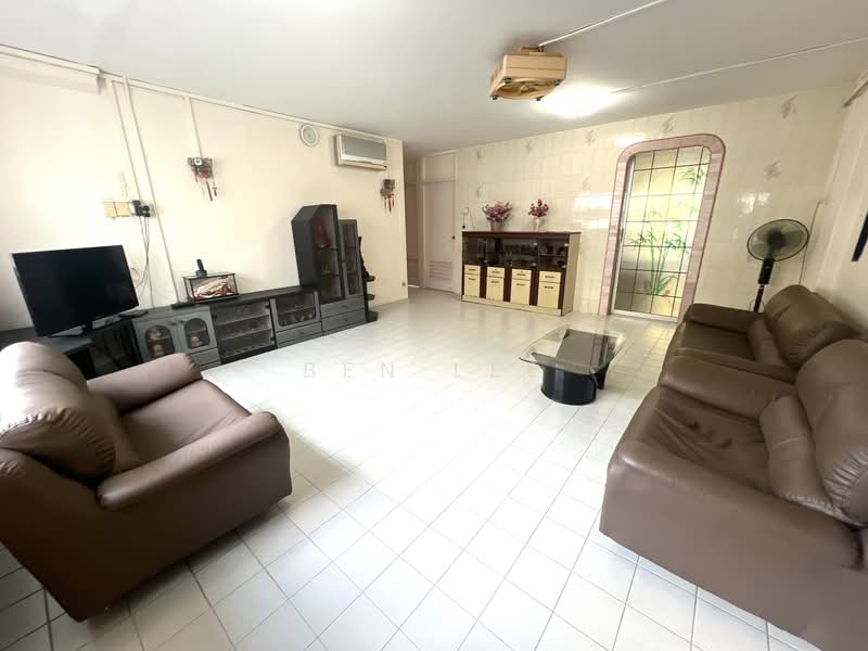 130 Yishun Street 11, 130 Yishun Street 11, 3 Bedrooms, 1,119 sqft, HDB Flat For Sale, by Ben Lee, 500119594 - Living Room - PropertyGuru.com.sg