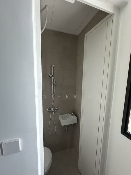 Lentor Modern, Lentor Central, 3 Bedrooms, 1,109 sqft, Condominium For Sale, by Jennifer Neo, 500119595 - Bathroom - PropertyGuru.com.sg