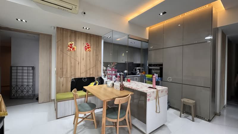 J Gateway, 2 Gateway Drive, 3 Bedrooms, 969 sqft, Condominium For Rent, by Maggie Deng, 500119625 - Kitchen - PropertyGuru.com.sg