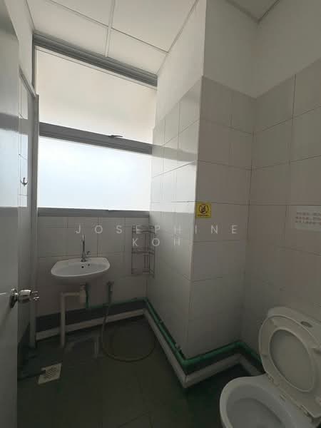 Northstar @ Amk, 7030 Ang Mo Kio Avenue 5, 1,141 sqft, Light Industrial (B1) For Rent, by Josephine Koh, 500119676 - Bathroom - CommercialGuru.com.sg