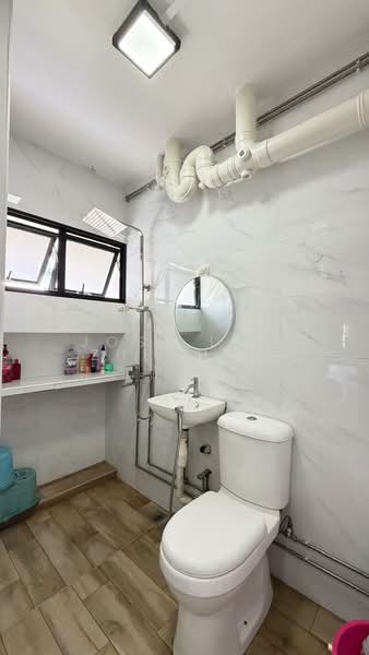 766 Pasir Ris Street 71, 766 Pasir Ris Street 71, 3 Bedrooms, 1,119 sqft, HDB Flat For Sale, by Jose Loh Zhenhao, 500119678 - Bathroom - PropertyGuru.com.sg