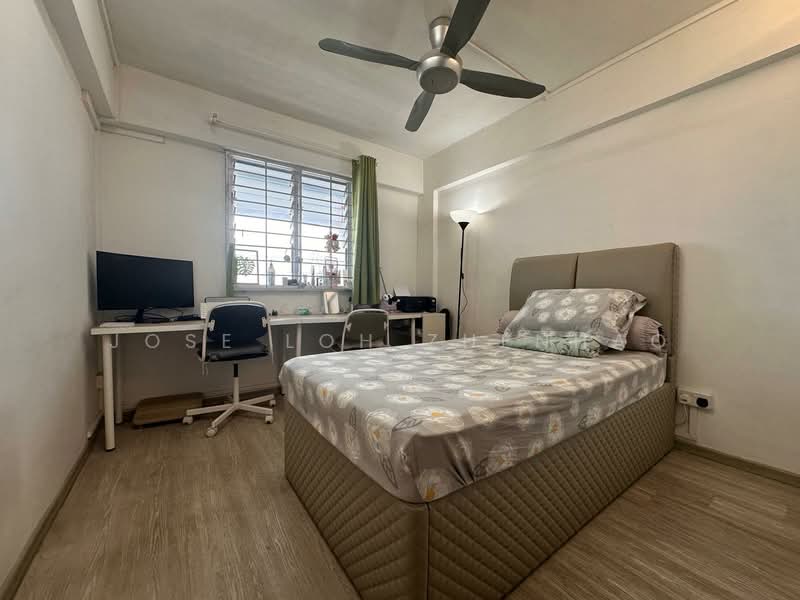 334 Clementi Avenue 2, 334 Clementi Avenue 2, 5 Bedrooms, 1,442 sqft, HDB Flat For Sale, by Jose Loh Zhenhao, 500119679 - Bedroom - PropertyGuru.com.sg