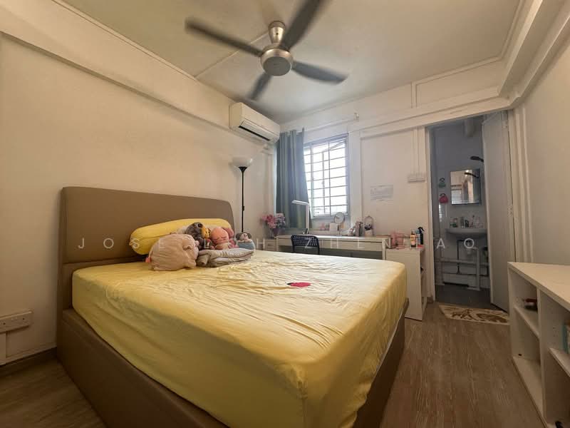 334 Clementi Avenue 2, 334 Clementi Avenue 2, 5 Bedrooms, 1,442 sqft, HDB Flat For Sale, by Jose Loh Zhenhao, 500119679 - Bedroom - PropertyGuru.com.sg