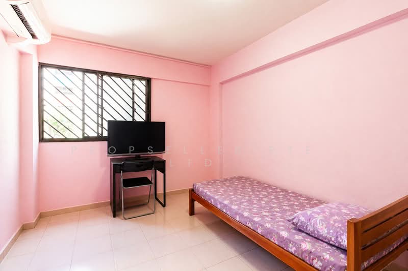 420 Jurong West Street 42, 420 Jurong West Street 42, 3 Bedrooms, 904 sqft, HDB Flat For Sale, by PROPSELLER PTE. LTD., 500119682 - Bedroom - PropertyGuru.com.sg