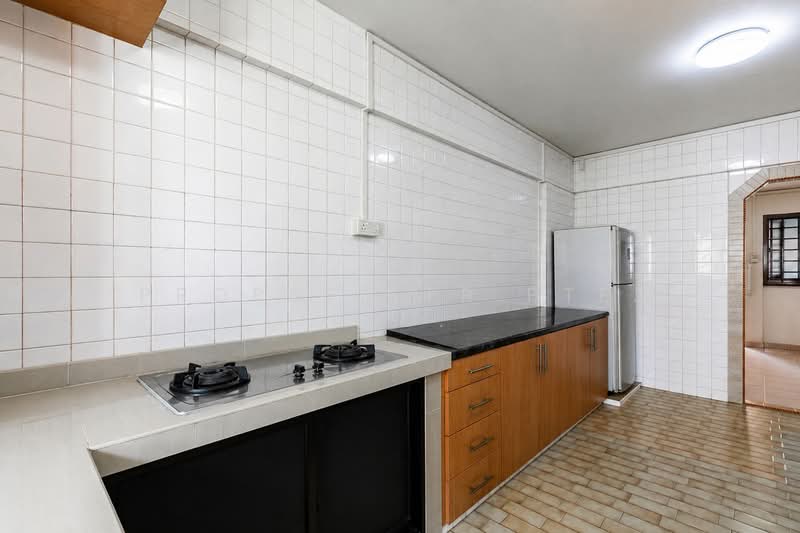 420 Jurong West Street 42, 420 Jurong West Street 42, 3 Bedrooms, 904 sqft, HDB Flat For Sale, by PROPSELLER PTE. LTD., 500119682 - Kitchen - PropertyGuru.com.sg