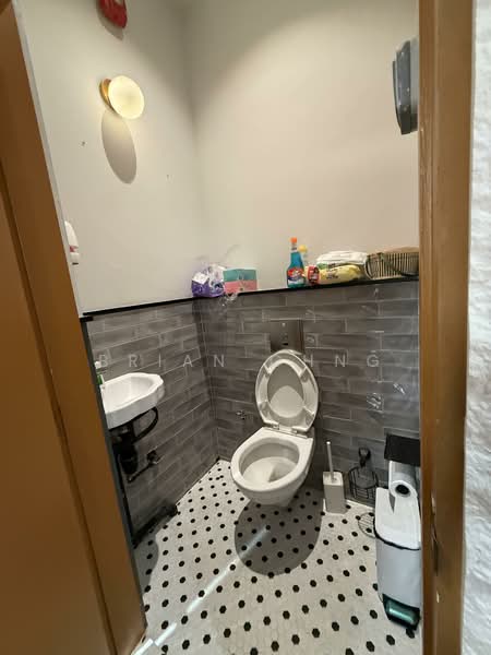 River Valley Rd, , 1,141 sqft, Other Retail For Rent, by Brian Chng, 500119699 - Bathroom - CommercialGuru.com.sg