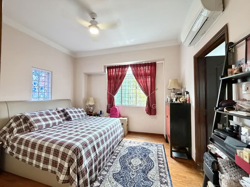 1km Maris Stella, MRT, 3sty Corner Terr, Gd Layout, Bright, Gd wind flow, Serangoon Estate, Bratley Estate, 5 Bedrooms, 3,000 sqft, Corner Terrace For Sale, by Alex Ng, 500119705 - Bedroom - PropertyGuru.com.sg