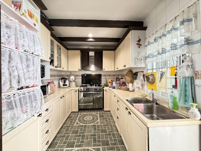 1km Maris Stella, MRT, 3sty Corner Terr, Gd Layout, Bright, Gd wind flow, Serangoon Estate, Bratley Estate, 5 Bedrooms, 3,000 sqft, Corner Terrace For Sale, by Alex Ng, 500119705 - Kitchen - PropertyGuru.com.sg