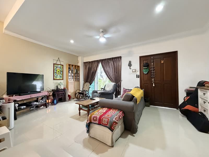 For Sale - 1km Maris Stella, MRT, 3sty Corner Terr, Gd Layout, Bright, Gd wind flow