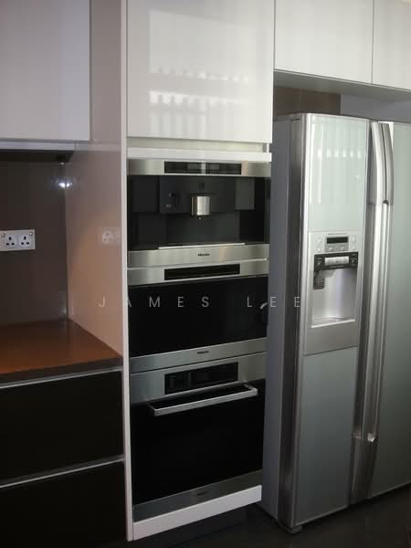 Belle Vue Residences, 31 Oxley Walk, 3 Bedrooms, 2,045 sqft, Condominium For Sale, by James Lee, 500119710 - Kitchen - PropertyGuru.com.sg