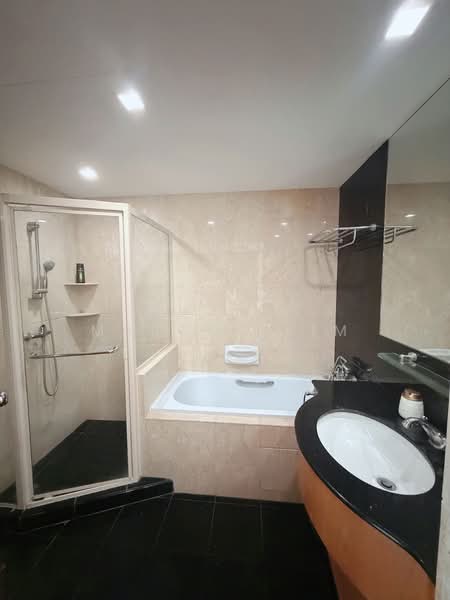 Costa Del Sol, 70 Bayshore Road, 3 Bedrooms, 1,345 sqft, Condominium For Sale, by Marcus Lim, 500119731 - Bathroom - PropertyGuru.com.sg