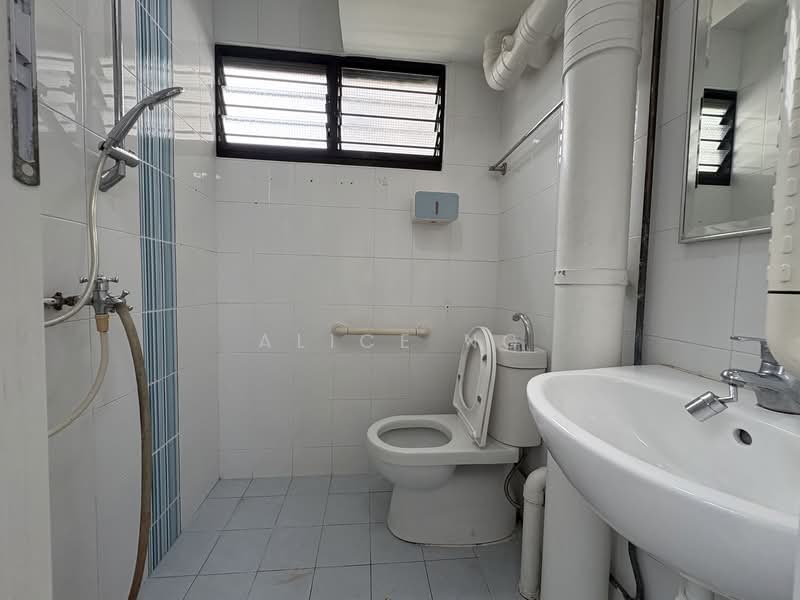 107 Yishun Ring Road, 107 Yishun Ring Road, 2 Bedrooms, 721 sqft, HDB Flat For Sale, by Alice Ng, 500119746 - Kitchen Bathroom - PropertyGuru.com.sg