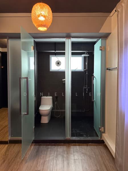 363 Tampines Street 34, 363 Tampines Street 34, 3 Bedrooms, 1,410 sqft, HDB Flat For Sale, by Daniel Liew, 500119748 - Bathroom - PropertyGuru.com.sg