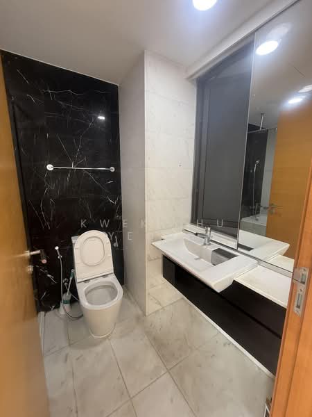 Centro Residences, 59 Ang Mo Kio Avenue 8, 4 Bedrooms, 1,281 sqft, Condominium For Rent, by Kwek Chu Yeong, 500119750 - Bathroom - PropertyGuru.com.sg