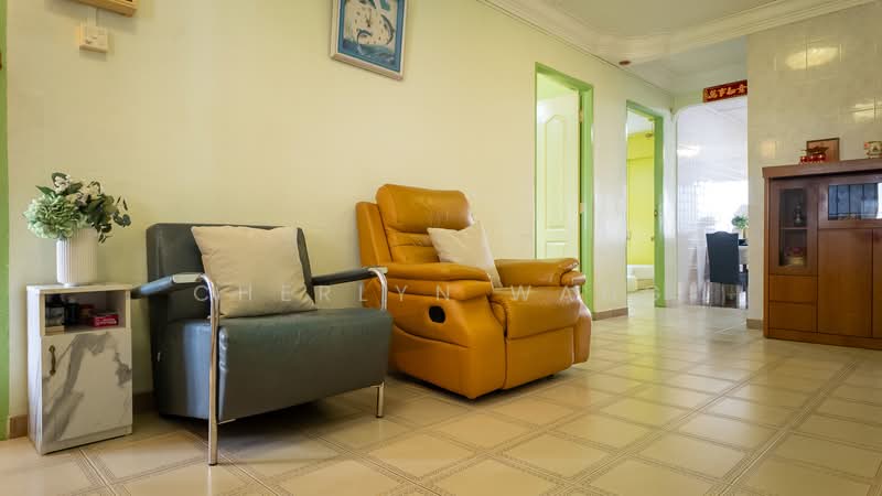 223 Serangoon Avenue 4, 223 Serangoon Avenue 4, 2 Bedrooms, 721 sqft, HDB Flat For Sale, by Cherlyn Wang, 500119753 - Living Room - PropertyGuru.com.sg