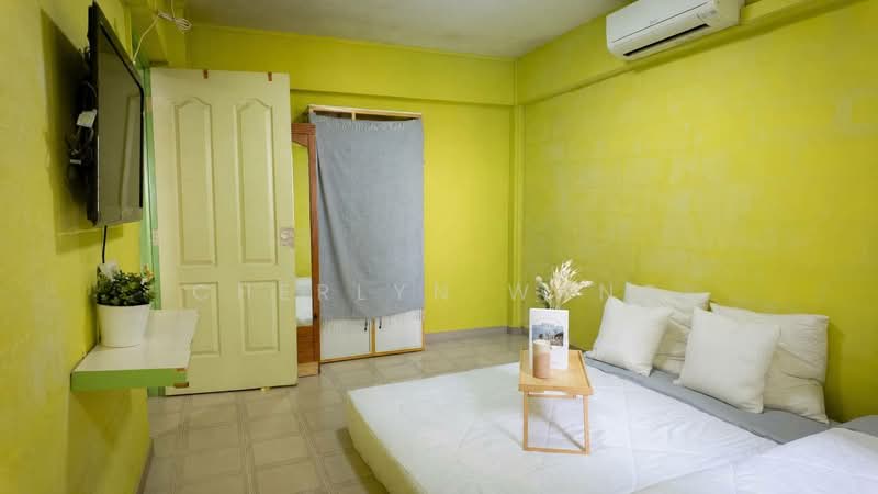 223 Serangoon Avenue 4, 223 Serangoon Avenue 4, 2 Bedrooms, 721 sqft, HDB Flat For Sale, by Cherlyn Wang, 500119753 - Master Bedroom - PropertyGuru.com.sg