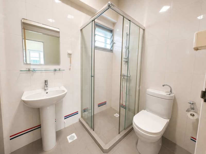 231B Sumang Lane, 231B Sumang Lane, 3 Bedrooms, 1,216 sqft, HDB Flat For Sale, by Kleeve Lim, 500119754 - Bathroom - PropertyGuru.com.sg