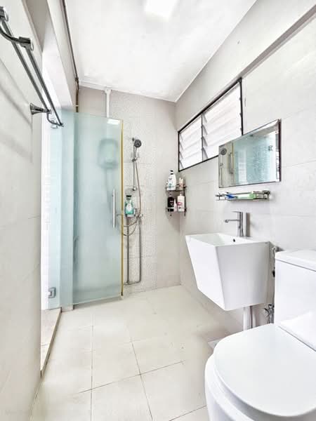 730 Yishun Street 71, 730 Yishun Street 71, 3 Bedrooms, 1,313 sqft, HDB Flat For Sale, by Terence Chua Kai Lun, 500119755 - Bathroom - PropertyGuru.com.sg