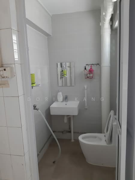 151 Bishan Street 11, 151 Bishan Street 11, Room Rental, 120 sqft, HDB Flat For Rent, by Doris Kang, 500119761 - Bathroom - PropertyGuru.com.sg