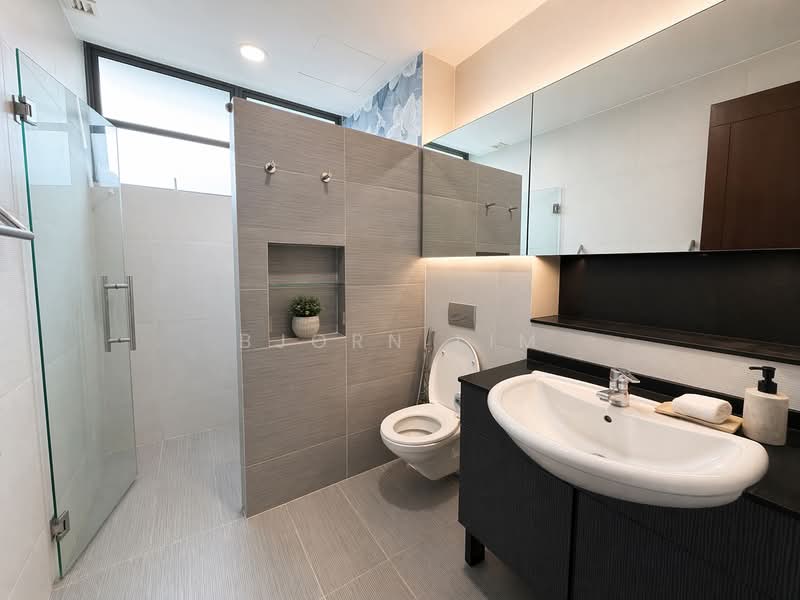 Greenleaf Avenue, Greenleaf Avenue, 7 Bedrooms, 6,278 sqft, Semi-Detached House For Sale, by Bjorn Lim, 500119764 - Bathroom - PropertyGuru.com.sg