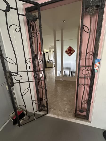838 Hougang Central, 838 Hougang Central, 3 Bedrooms, 1,259 sqft, HDB Flat For Sale, by Charissa Chew, 500119766 - Entrance - PropertyGuru.com.sg