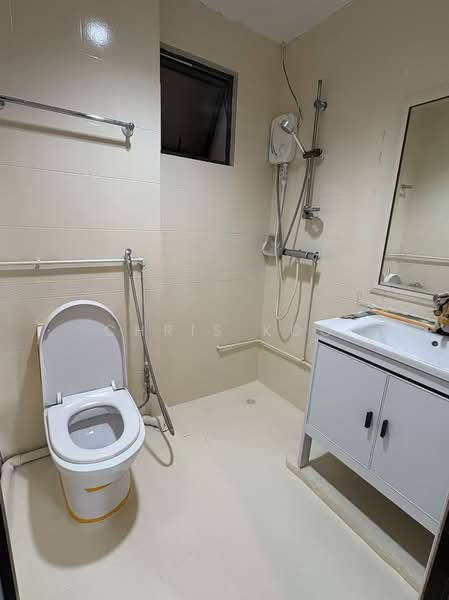 Aston Mansions, 3 Lorong 42 Geylang, 3 Bedrooms, 1,302 sqft, Apartment For Rent, by Chris Koo, 500119771 - Bathroom - PropertyGuru.com.sg