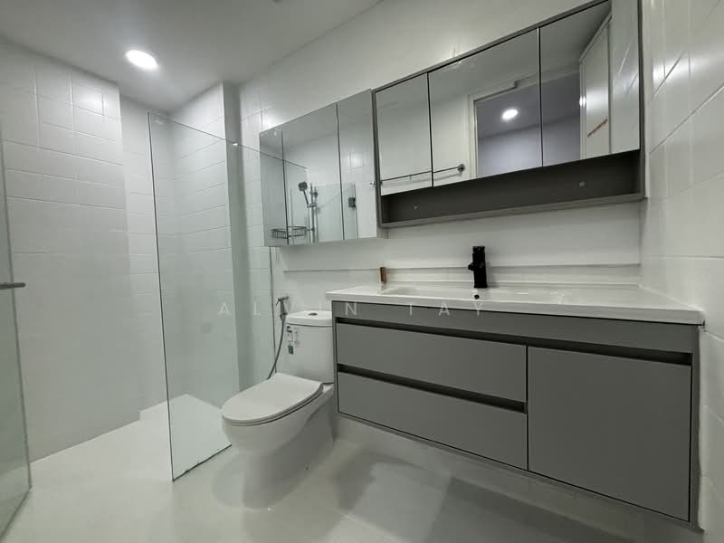 Dahlia Park Condo, 7 Flora Drive, 3 Bedrooms, 1,281 sqft, Condominium For Sale, by Alvin Tay, 500119798 - Bathroom - PropertyGuru.com.sg
