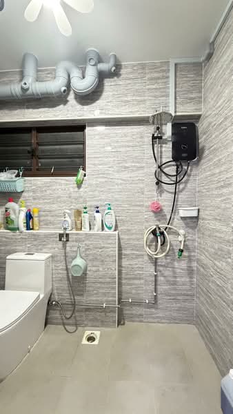 871 Woodlands Street 81, 871 Woodlands Street 81, 4 Bedrooms, 1,453 sqft, HDB Flat For Sale, by Jose Loh Zhenhao, 500119807 - Bathroom - PropertyGuru.com.sg