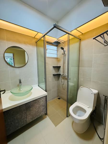 95C Henderson Road, 95C Henderson Road, 3 Bedrooms, 1,216 sqft, HDB Flat For Sale, by James Seah, 500119832 - Bathroom - PropertyGuru.com.sg
