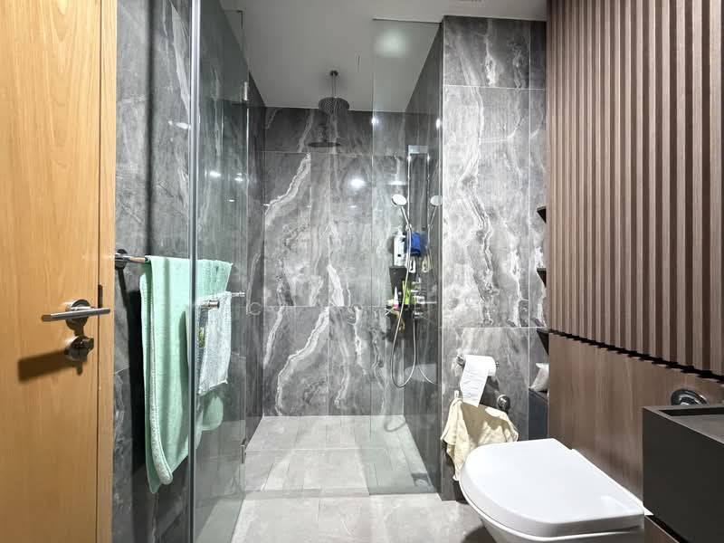 Midwood, 8 Hillview Rise, 2 Bedrooms, 700 sqft, Condominium For Rent, by Chlo Ee, 500119872 - Bathroom - PropertyGuru.com.sg