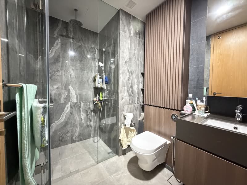 Midwood, 8 Hillview Rise, 2 Bedrooms, 700 sqft, Condominium For Rent, by Chlo Ee, 500119872 - Bathroom - PropertyGuru.com.sg