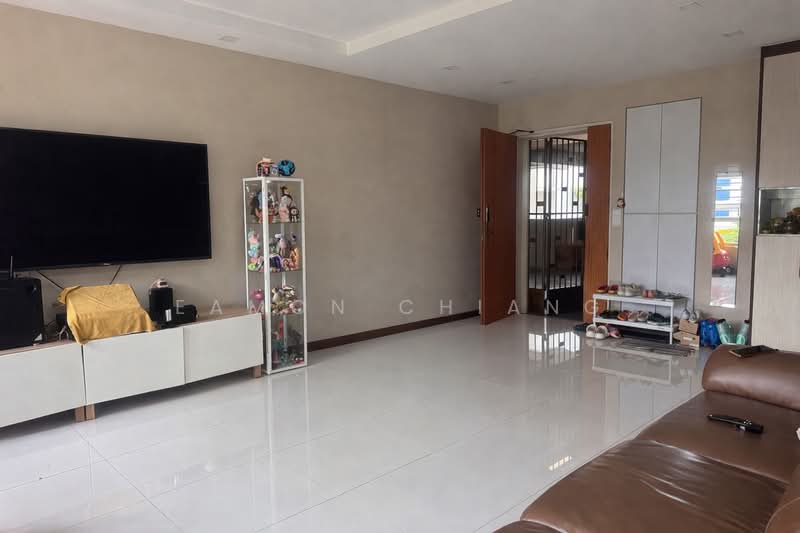 446A Bukit Batok West Avenue 8, 446A Bukit Batok West Avenue 8, 3 Bedrooms, 1,205 sqft, HDB Flat For Sale, by Eamon Chiang, 500119874 - Living Room - PropertyGuru.com.sg