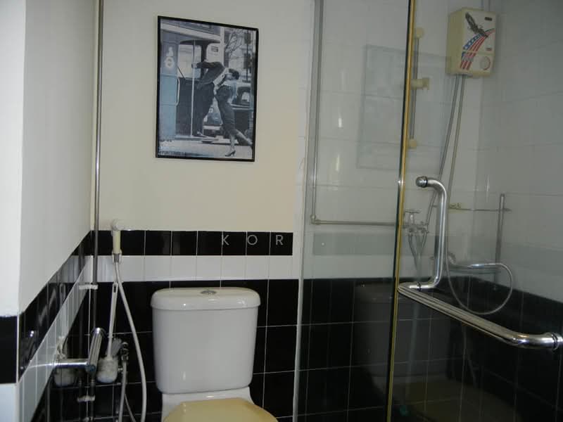 Pandan Valley, 2 Pandan Valley, 3 Bedrooms, 1,600 sqft, Condominium For Rent, by Kor ., 500119884 - Bathroom - PropertyGuru.com.sg