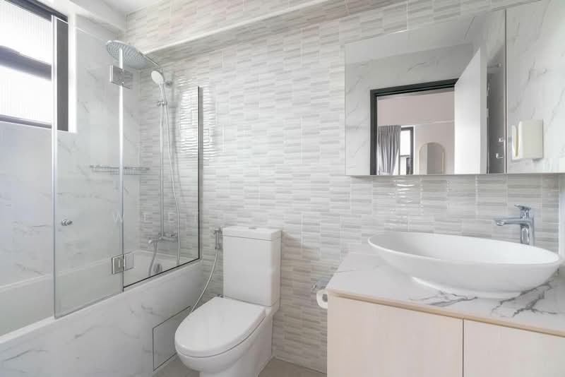 ⭐⭐⭐LANDED7772@Almost Brand New 3sty Corner Terrace With Pool (D21) 4rm, , 4 Bedrooms, 3,900 sqft, Corner Terrace For Sale, by WeeThong Chai, 500119886 - Bathroom - PropertyGuru.com.sg
