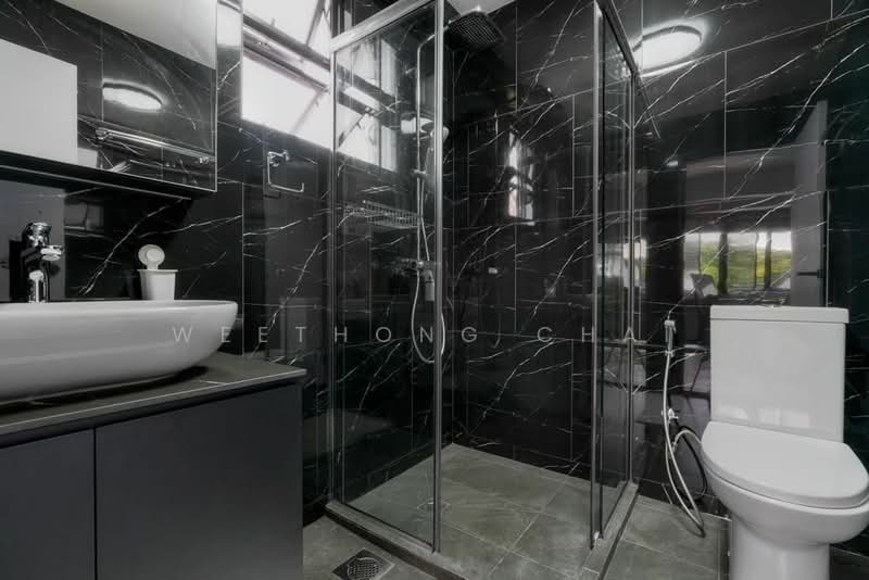 ⭐⭐⭐LANDED7772@Almost Brand New 3sty Corner Terrace With Pool (D21) 4rm, , 4 Bedrooms, 3,900 sqft, Corner Terrace For Sale, by WeeThong Chai, 500119886 - Bathroom - PropertyGuru.com.sg