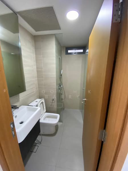 Spottiswoode Suites, 16 Spottiswoode Park Road, 3 Bedrooms, 786 sqft, Condominium For Sale, by Poon H K Barry, 500119896 - Bathroom - PropertyGuru.com.sg