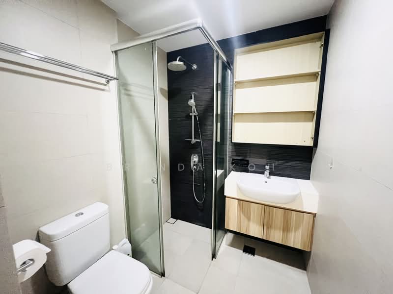 Natura @ Hillview, 18 Hillview Terrace, 2 Bedrooms, 527 sqft, Condominium For Rent, by Brenda Koh, 500119897 - Bathroom - PropertyGuru.com.sg