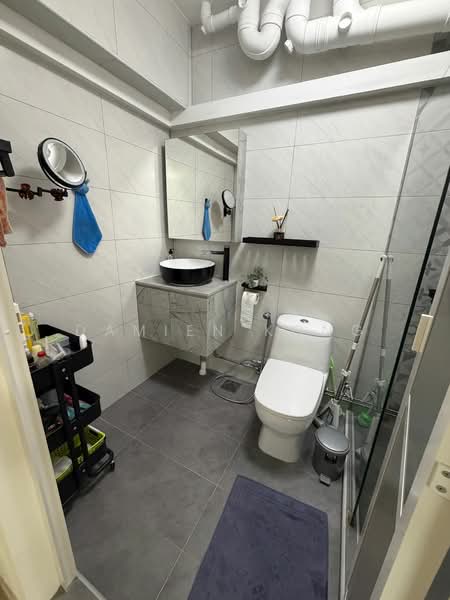 175A Punggol Field, 175A Punggol Field, 3 Bedrooms, 1,184 sqft, HDB Flat For Sale, by Damien Kong, 500119934 - Bathroom - PropertyGuru.com.sg