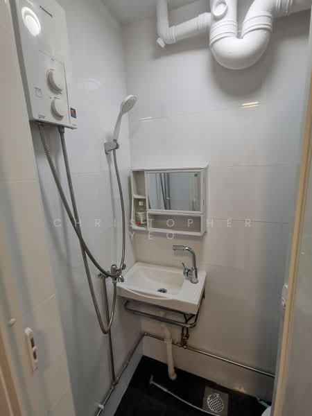 85 Commonwealth Close, 85 Commonwealth Close, 2 Bedrooms, 600 sqft, HDB Flat For Rent, by Christopher Yeo, 500119936 - Bathroom - PropertyGuru.com.sg