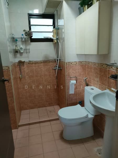 462 Clementi Avenue 3, 462 Clementi Avenue 3, Room Rental, 120 sqft, HDB Flat For Rent, by Dennis Yek, 500119946 - Bathroom - PropertyGuru.com.sg