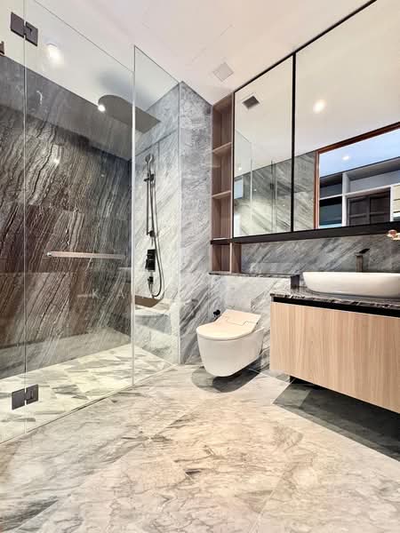 Grange 1866, 74 Grange Rd, 2 Bedrooms, 818 sqft, Condominium For Rent, by Kane Seow, 500119951 - Bathroom - PropertyGuru.com.sg