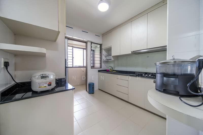 435C Fernvale Road, 435C Fernvale Road, 3 Bedrooms, 1,012 sqft, HDB Flat For Sale, by Linden Toh, 500119956 - Kitchen - PropertyGuru.com.sg