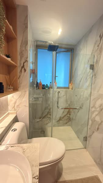 Casa Merah, 50 Tanah Merah Kechil Avenue, 4 Bedrooms, 1,528 sqft, Condominium For Rent, by James Toh Wee Kiong, 500119969 - Bathroom - PropertyGuru.com.sg