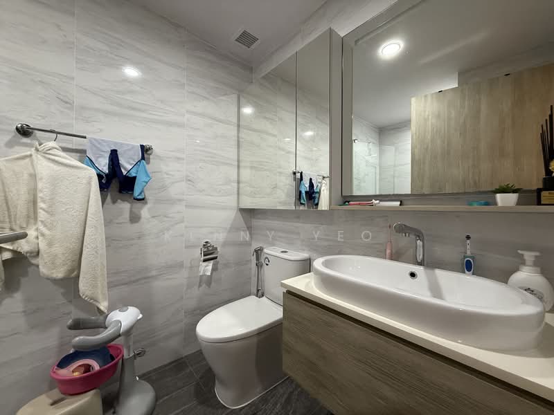 The Alps Residences, 101 Tampines Street 86, 3 Bedrooms, 1,066 sqft, Condominium For Rent, by Kenny Yeo, 500119971 - Bathroom - PropertyGuru.com.sg