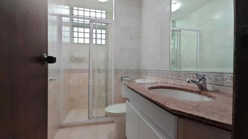 Woodgrove Condo, 2 Woodgrove Drive, 3 Bedrooms, 1,625 sqft, Condominium For Rent, by Vicky Chen, 500119976 - Bathroom - PropertyGuru.com.sg