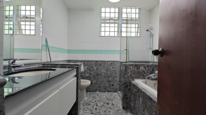 Woodgrove Condo, 2 Woodgrove Drive, 3 Bedrooms, 1,625 sqft, Condominium For Rent, by Vicky Chen, 500119976 - Bathroom - PropertyGuru.com.sg