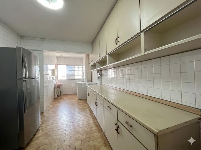 202 Tampines Street 21, 202 Tampines Street 21, 2 Bedrooms, 807 sqft, HDB Flat For Sale, by Benson Yew, 500119979 - Kitchen - PropertyGuru.com.sg