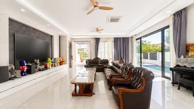 For Sale - Move In 3.5 Sty Semi D With Lift n Pool Walk To Mrt & Mall
