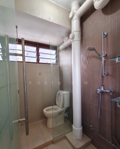 475 Ang Mo Kio Avenue 10, 475 Ang Mo Kio Avenue 10, 2 Bedrooms, 883 sqft, HDB Flat For Rent, by Robin Lim, 500119995 - Bathroom - PropertyGuru.com.sg