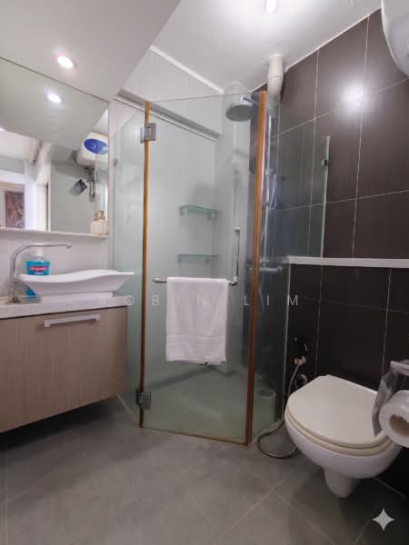 475 Ang Mo Kio Avenue 10, 475 Ang Mo Kio Avenue 10, 2 Bedrooms, 883 sqft, HDB Flat For Rent, by Robin Lim, 500119995 - Bathroom - PropertyGuru.com.sg
